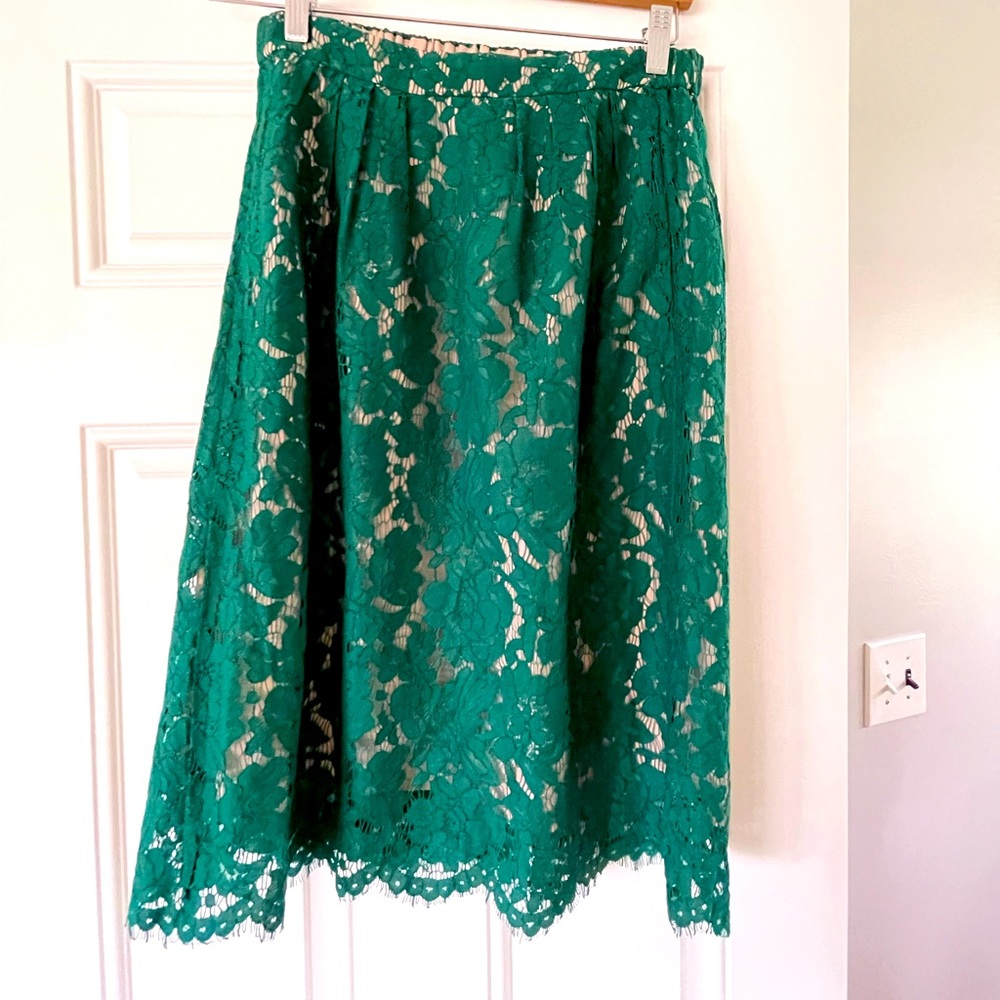 Forest green lace skirt. Like new.